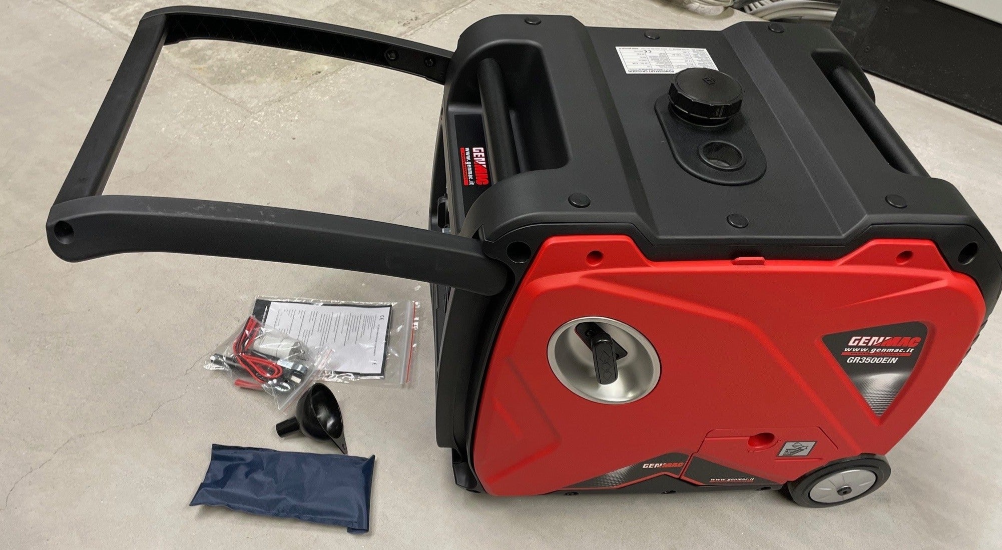 GR3500 Koffergenerator mit Rollen und 3,5 kW