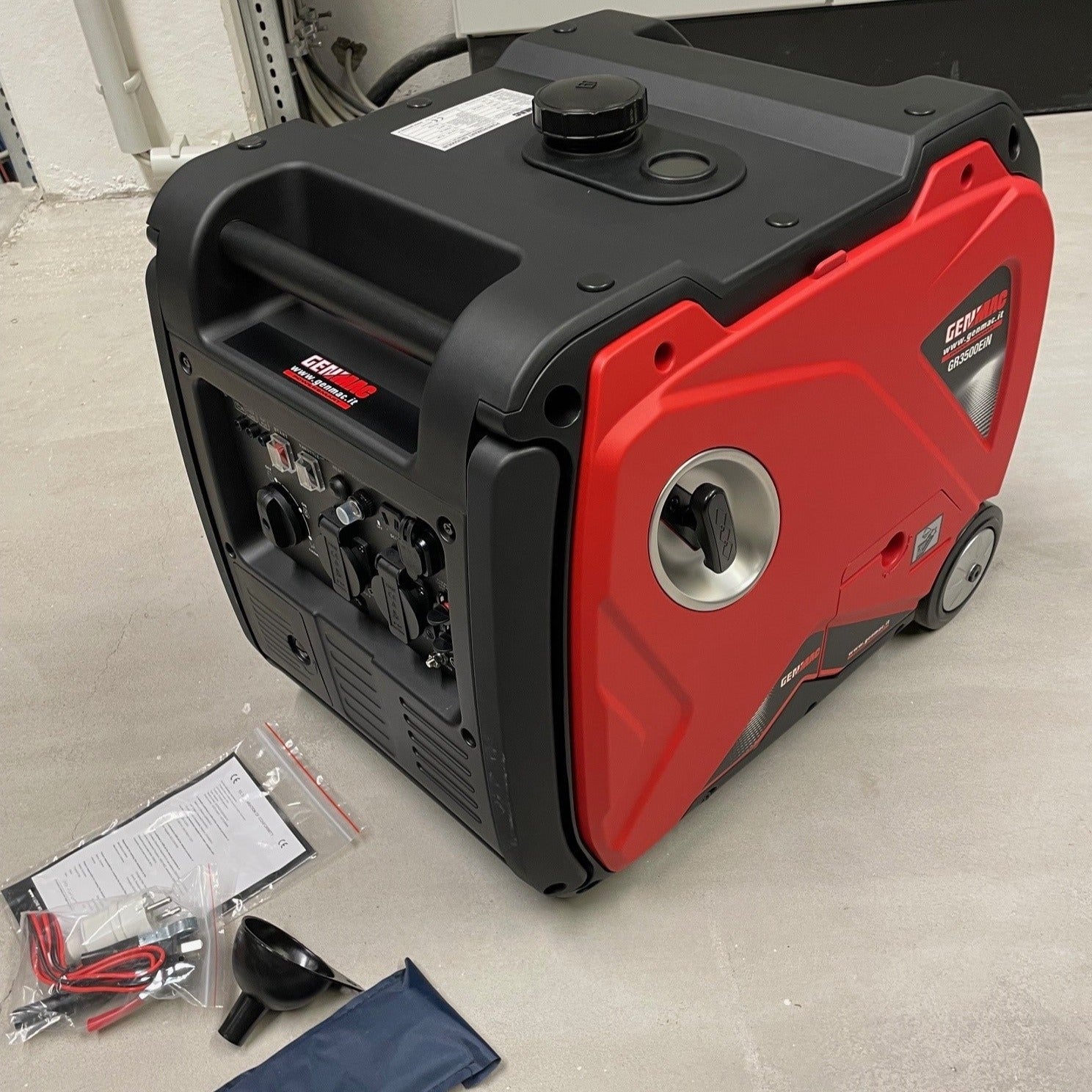GR3500 Koffergenerator mit Rollen und 3,5 kW
